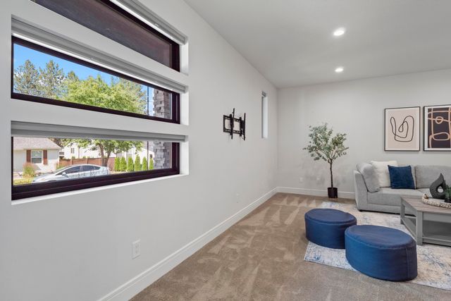 8928 E South Riverway Ave, Millwood, WA 99212