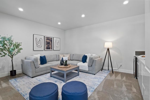 8928 E South Riverway Ave, Millwood, WA 99212