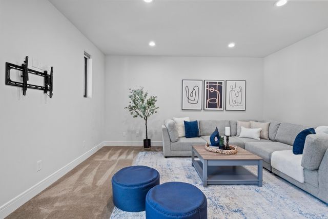 8928 E South Riverway Ave, Millwood, WA 99212