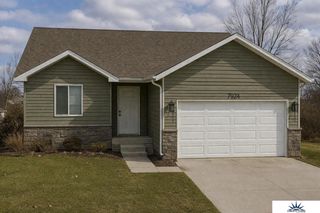 7924 N 94th Street, Omaha, NE 68122
