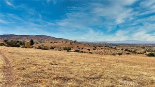 1 Small Rd., Palmdale, CA 93550