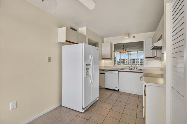 4550 PINEBROOK CIRCLE 605, Bradenton, FL 34209