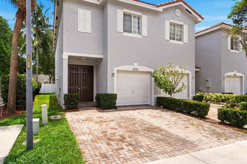 6720 CYPRESS WALK Terrace, Tamarac, FL 33321