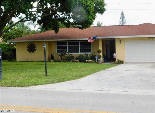 4479 Lakewood BLVD, Naples, FL 34112