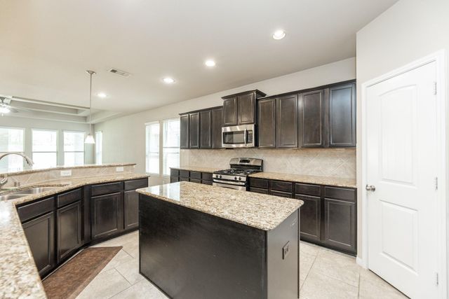 2414 Garden Falls Drive, Conroe, TX 77384