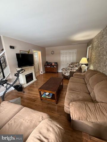 5501 RIVER RD, Pennsauken, NJ 08110