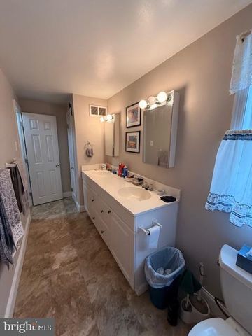 5501 RIVER RD, Pennsauken, NJ 08110