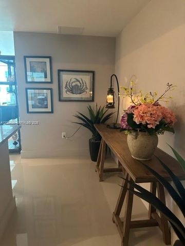 950 Brickell Bay Drive 2104, Miami, FL 33131