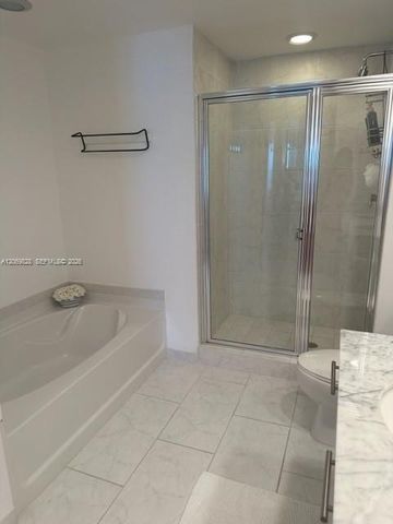 950 Brickell Bay Drive 2104, Miami, FL 33131
