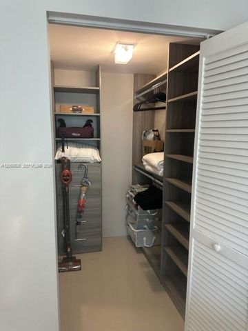 950 Brickell Bay Drive 2104, Miami, FL 33131