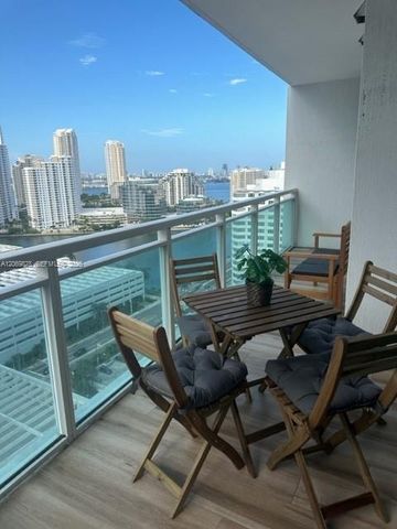 950 Brickell Bay Drive 2104, Miami, FL 33131