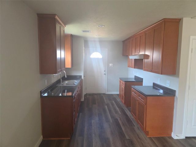 9827 Pelsey Street, Houston, TX 77029