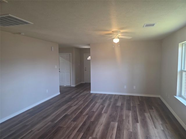 9827 Pelsey Street, Houston, TX 77029