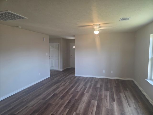 9827 Pelsey Street, Houston, TX 77029