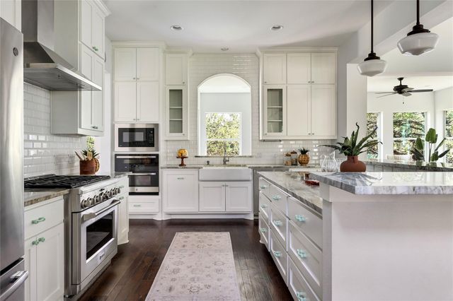 1296 Trebled Waters TRL, Driftwood, TX 78619