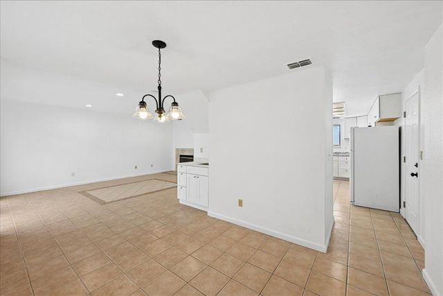 6830 Calvine Rd, Sacramento, CA 95823