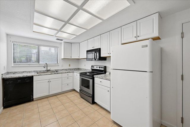 6830 Calvine Rd, Sacramento, CA 95823