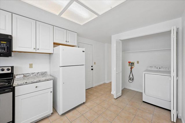 6830 Calvine Rd, Sacramento, CA 95823