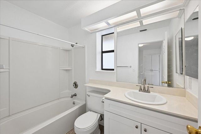 6830 Calvine Rd, Sacramento, CA 95823