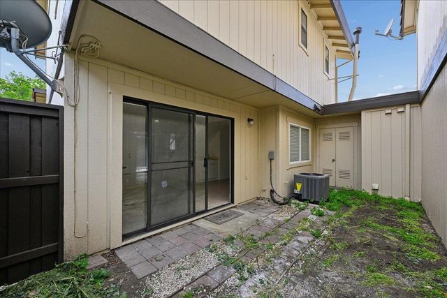 6830 Calvine Rd, Sacramento, CA 95823