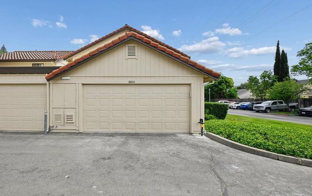 6830 Calvine Rd, Sacramento, CA 95823