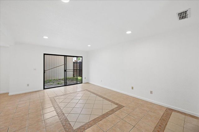 6830 Calvine Rd, Sacramento, CA 95823