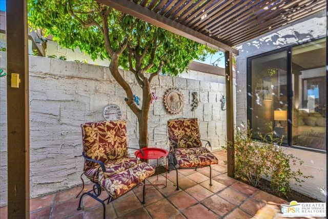 2247 Miramonte Circle C, Palm Springs, CA 92264