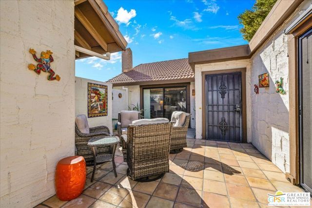 2247 Miramonte Circle C, Palm Springs, CA 92264