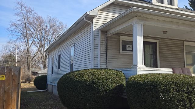 7 N State Street, Glenwood, IL 60425