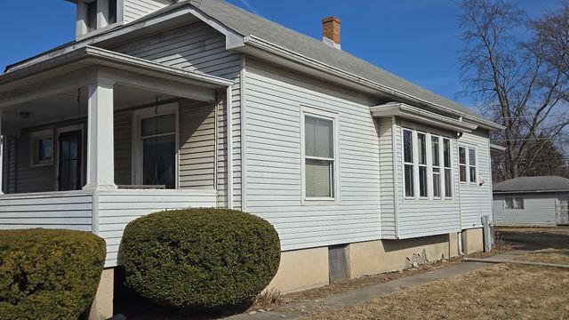 7 N State Street, Glenwood, IL 60425