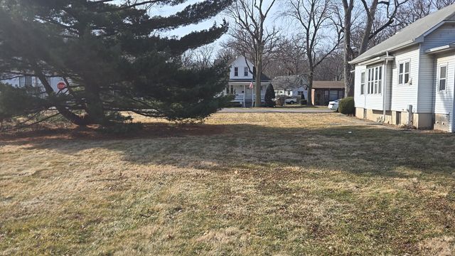 7 N State Street, Glenwood, IL 60425