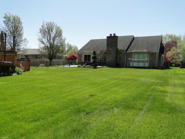 19549 Dixie Drive, Clinton Township, MI 48035