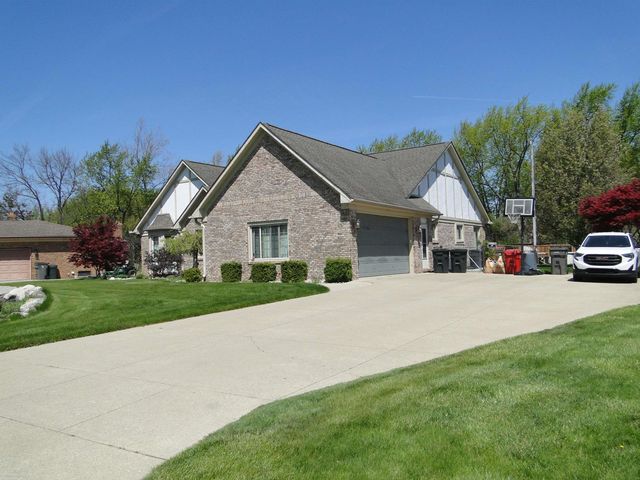 19549 Dixie Drive, Clinton Township, MI 48035