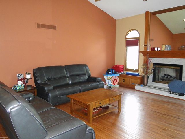 19549 Dixie Drive, Clinton Township, MI 48035