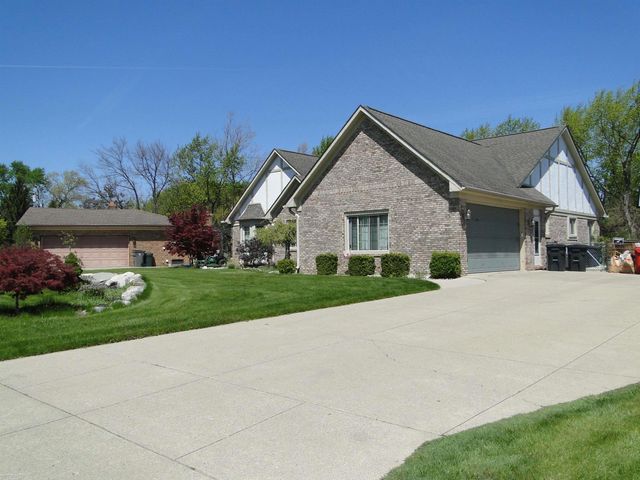 19549 Dixie Drive, Clinton Township, MI 48035