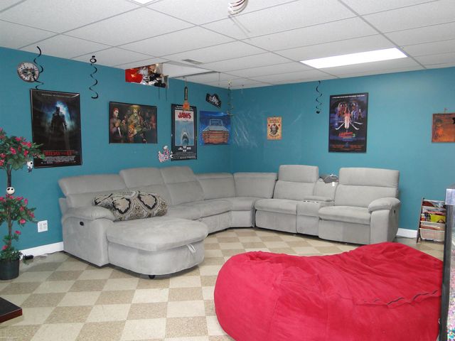 19549 Dixie Drive, Clinton Township, MI 48035