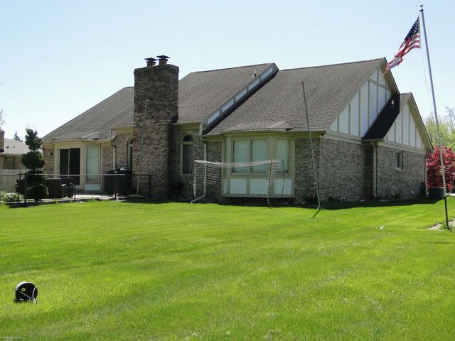 19549 Dixie Drive, Clinton Township, MI 48035