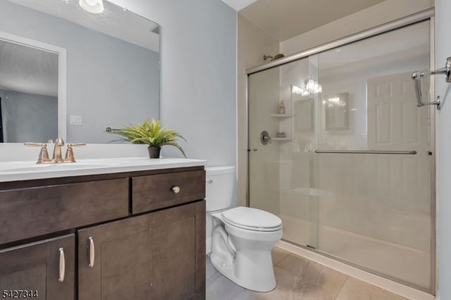 27 Manor Dr, Hillsborough Twp., NJ 08844
