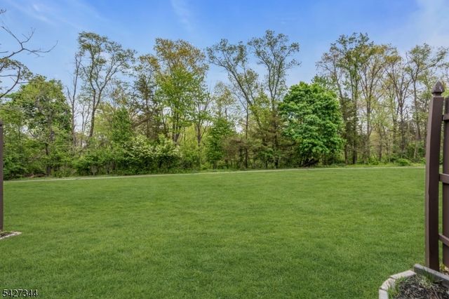 27 Manor Dr, Hillsborough Twp., NJ 08844