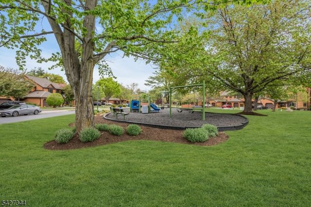 27 Manor Dr, Hillsborough Twp., NJ 08844