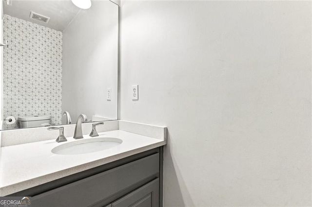 2232 Woodbriar Drive, Buford, GA 30518