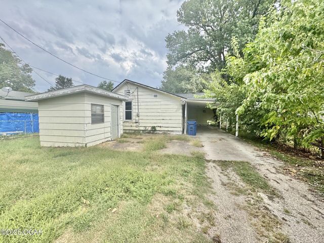 1214 S Connor Avenue, Joplin, MO 64801