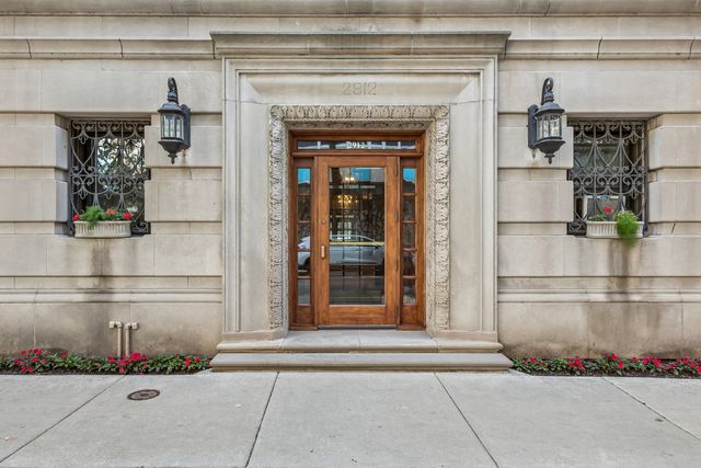 2912 N Commonwealth Avenue 7D, Chicago, IL 60657