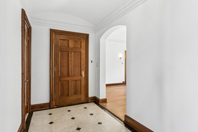 2912 N Commonwealth Avenue 7D, Chicago, IL 60657