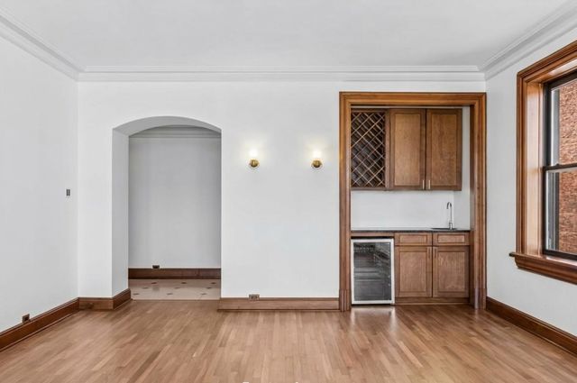 2912 N Commonwealth Avenue 7D, Chicago, IL 60657