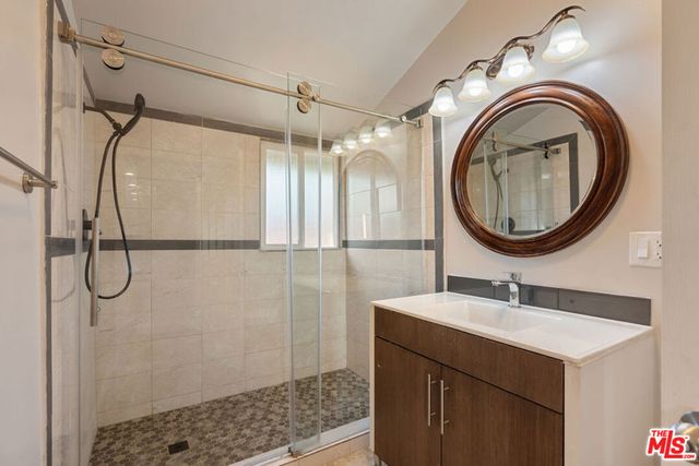 1006 W Milton Drive, Glendora, CA 91741