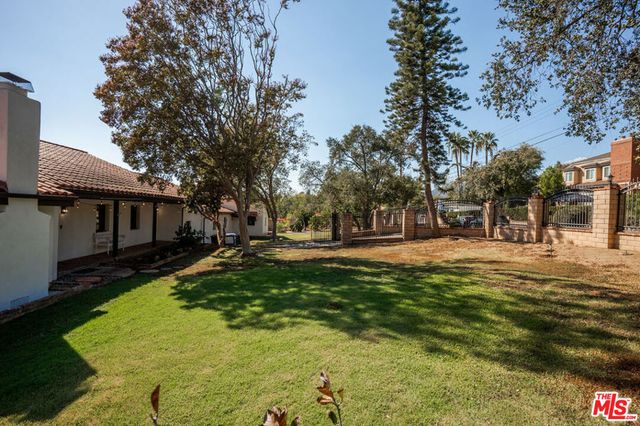 1006 W Milton Drive, Glendora, CA 91741