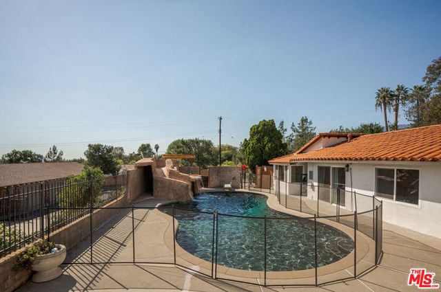 1006 W Milton Drive, Glendora, CA 91741