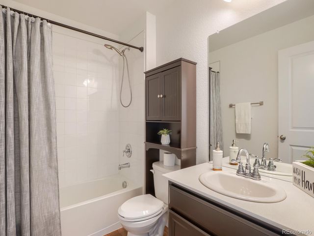 26717 E Maple Avenue, Aurora, CO 80018