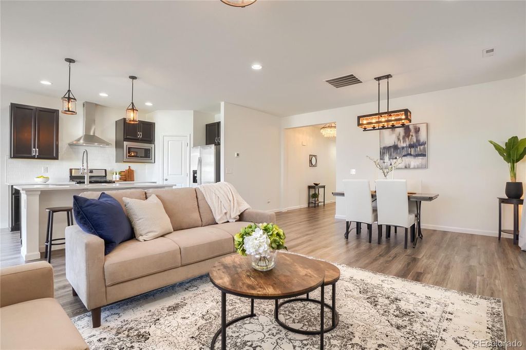 26717 E Maple Avenue, Aurora, CO 80018
